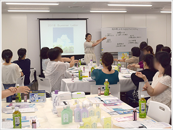 第1部 残暑も爽やかに過ごそう!ハーブでキレイ体験セミナー